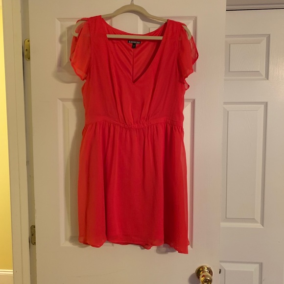 Express Dress - Picture 2 of 7